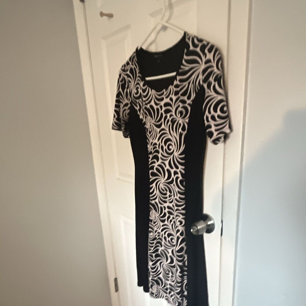 Sami & Jo Women's Black & White Abstract Scoop Neck A-Line Dress Short Sleeve S